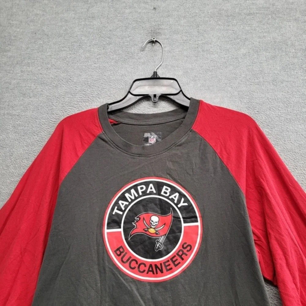 Tampa Bay Buccaneers Men Shirt XL Gray Raglan New‎ Era Tee Long Sleeve